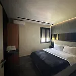 La Mirage &