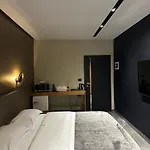 La Mirage & Τίρανα