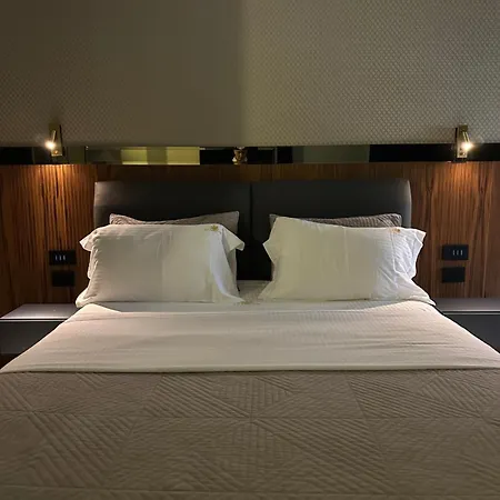 La Mirage & ティラナ