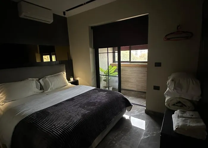 La Mirage & Tiran