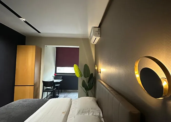 La Mirage & *