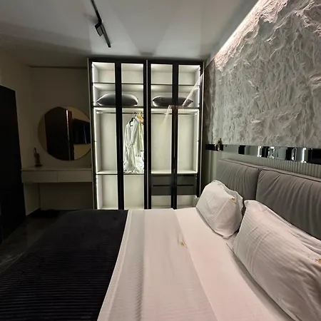 La Mirage & Appartement Tirana